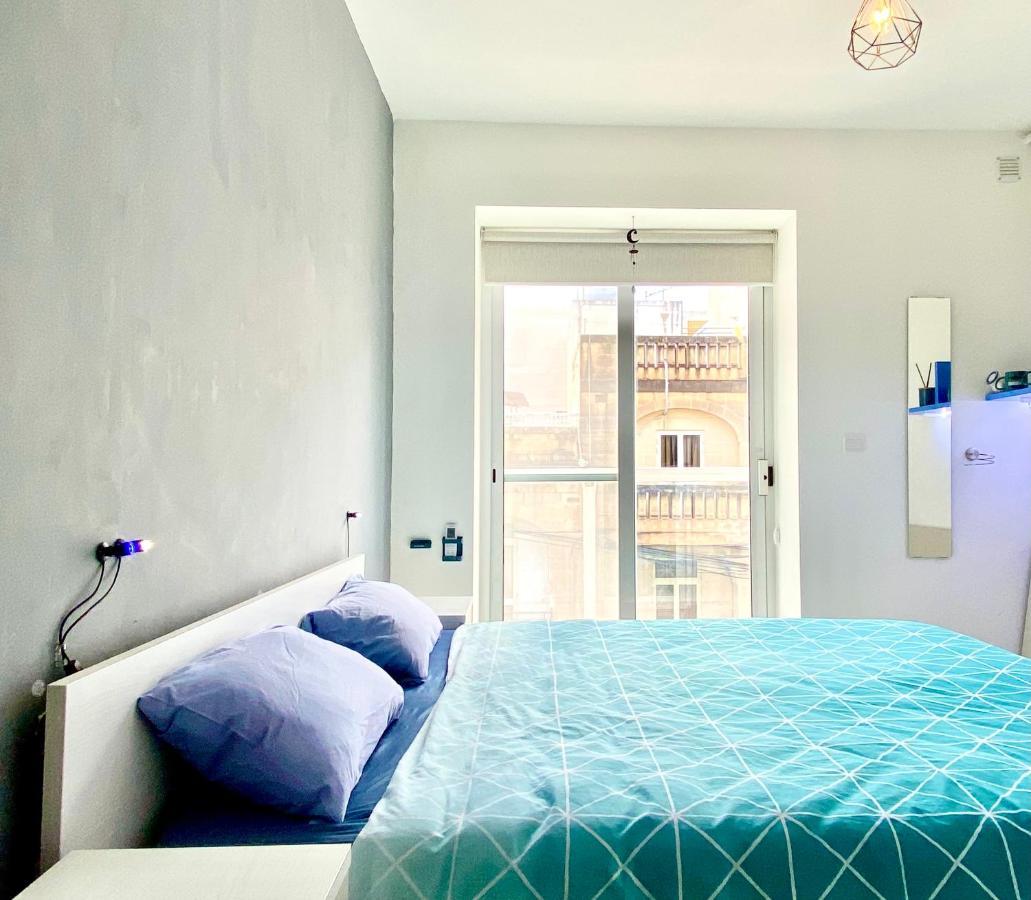 Central- Private En-Suite With Balcony In Shared Residence Pieta Екстер'єр фото