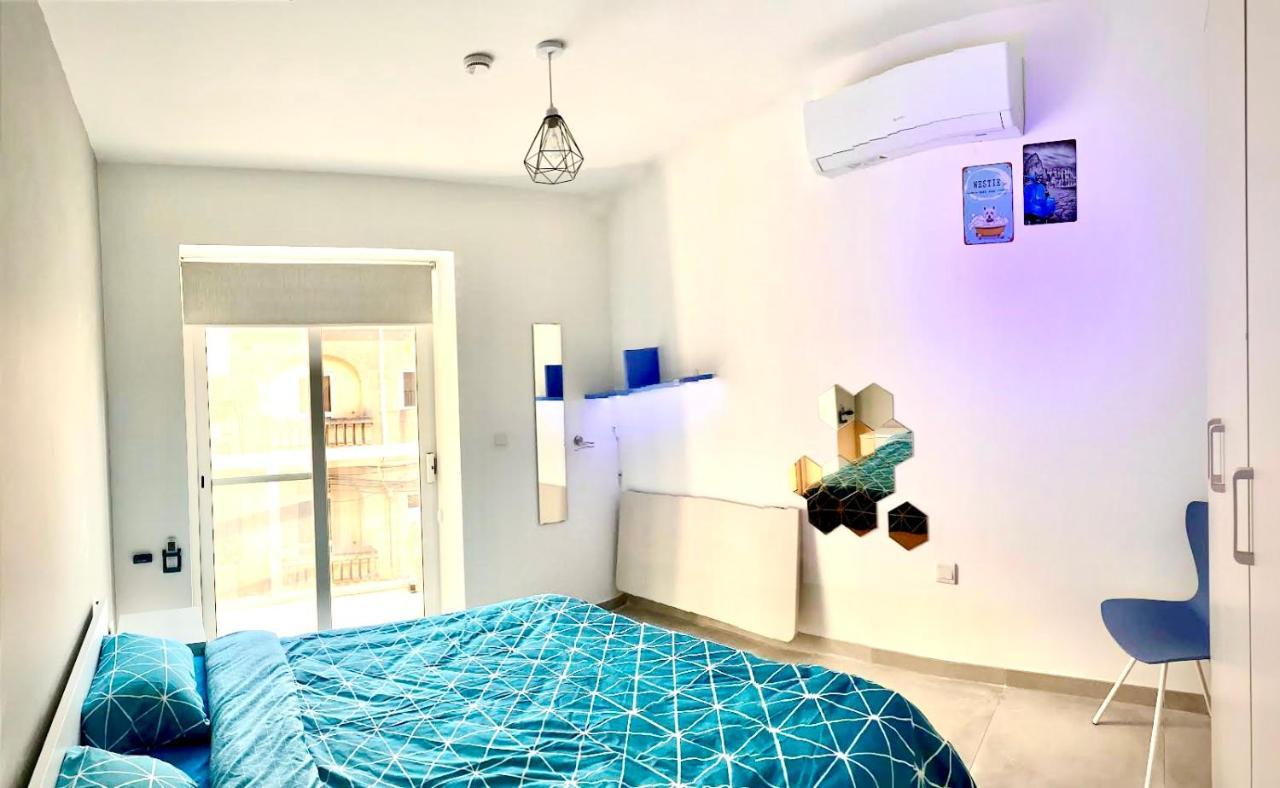 Central- Private En-Suite With Balcony In Shared Residence Pieta Екстер'єр фото