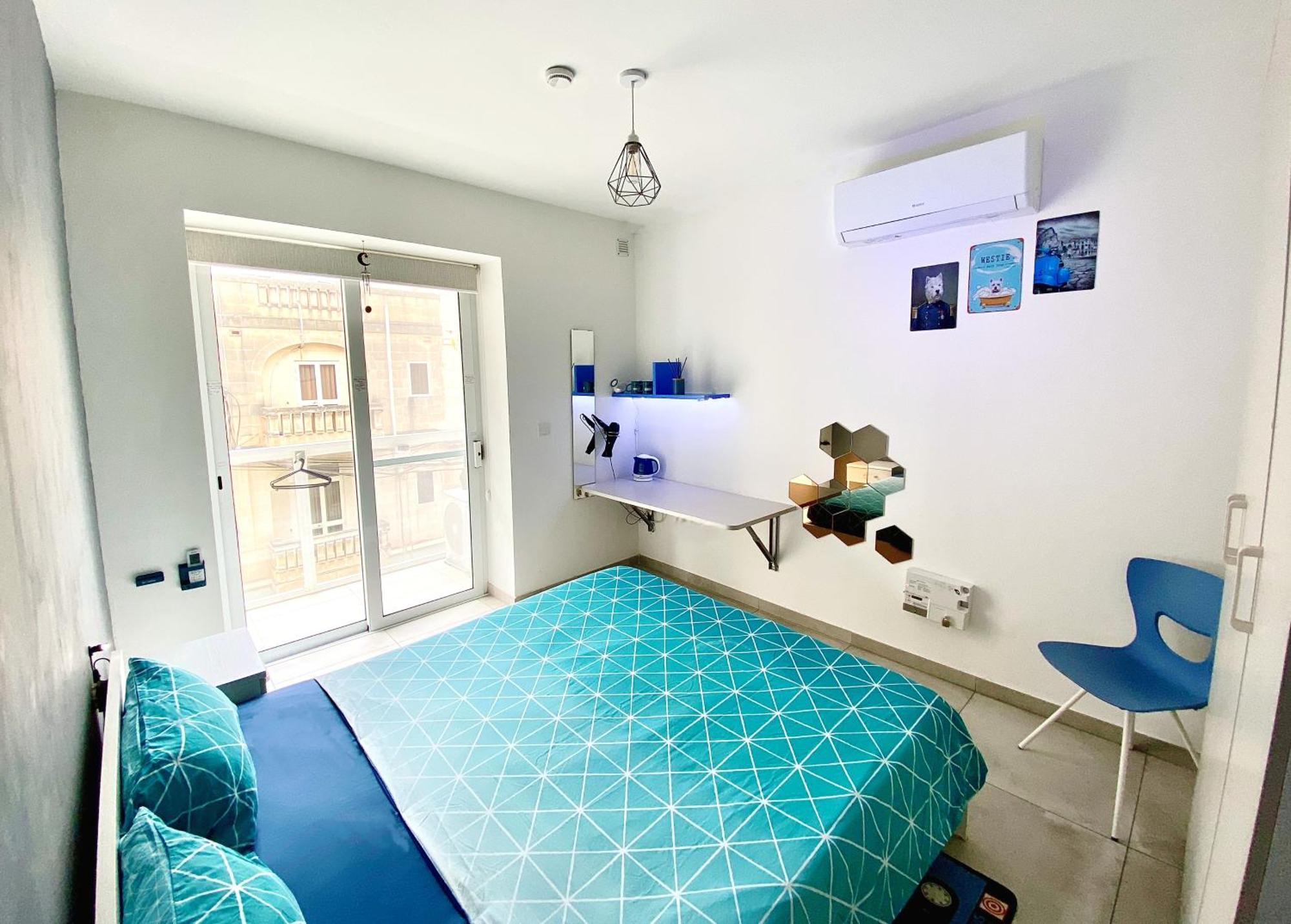 Central- Private En-Suite With Balcony In Shared Residence Pieta Екстер'єр фото